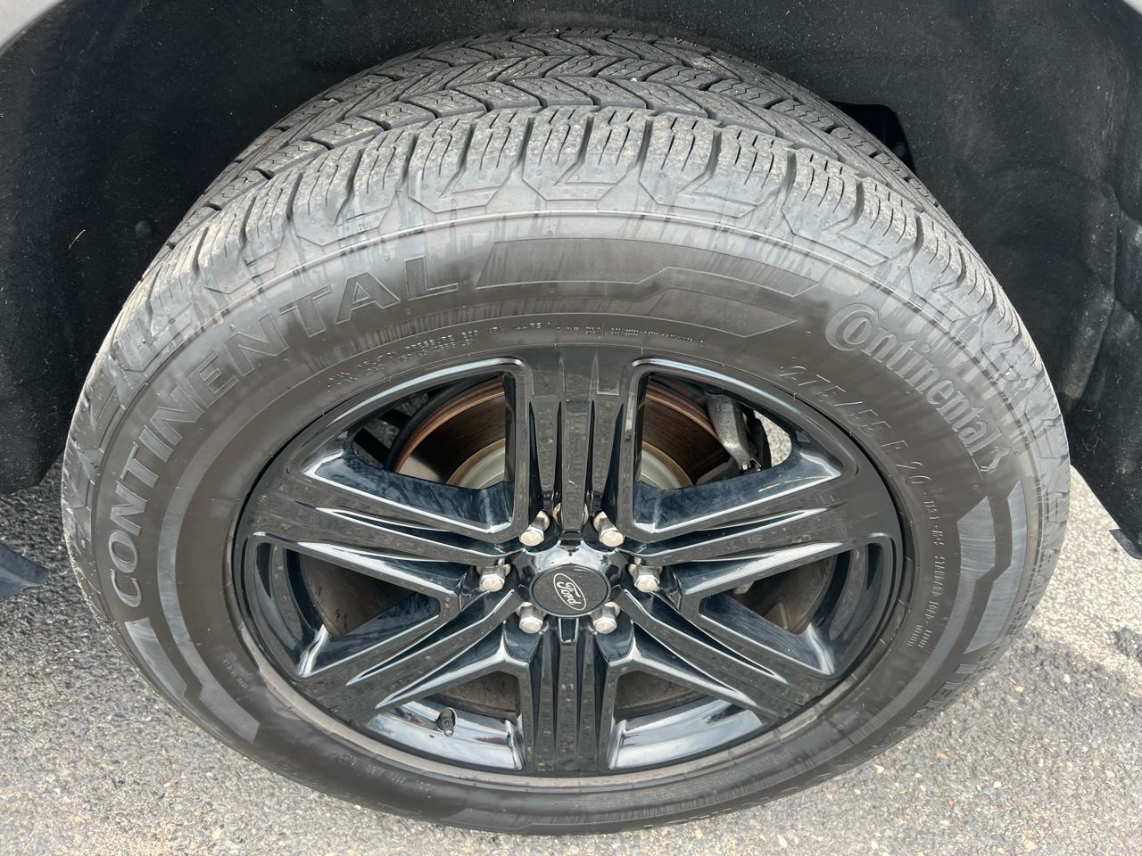 Ford Expedition XLT 4WD 2021