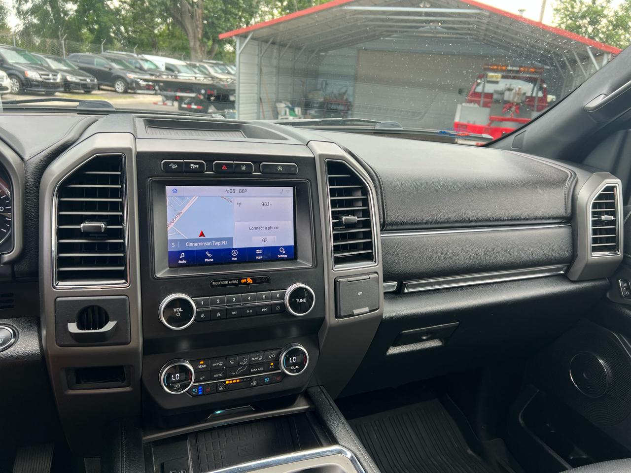 Ford Expedition XLT 4WD 2021