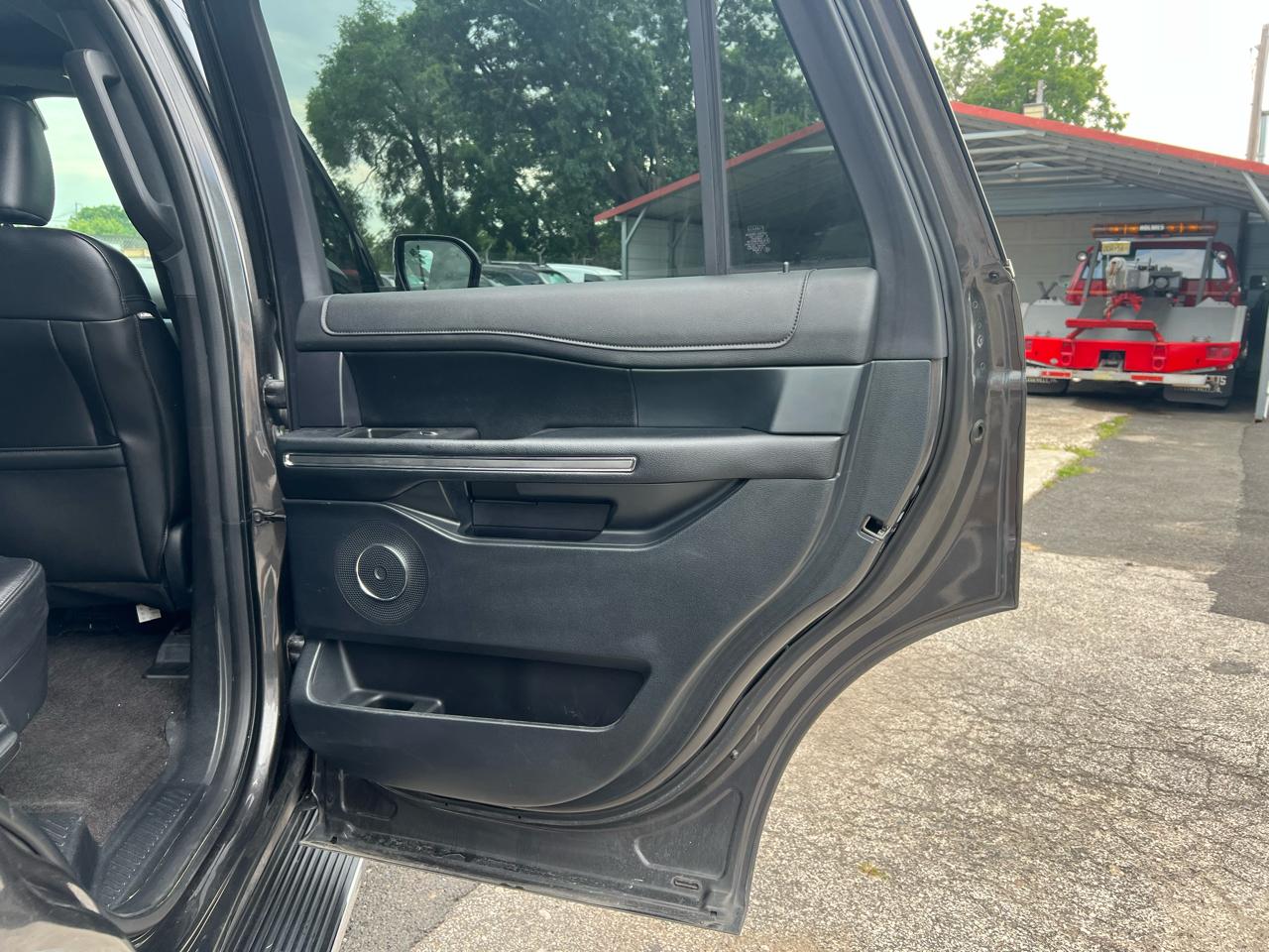 Ford Expedition XLT 4WD 2021