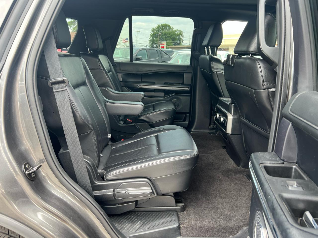 Ford Expedition XLT 4WD 2021
