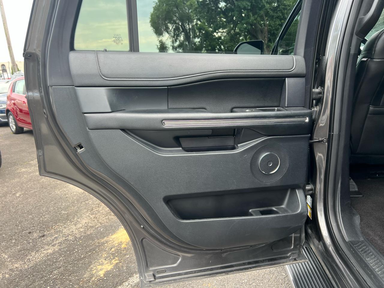 Ford Expedition XLT 4WD 2021