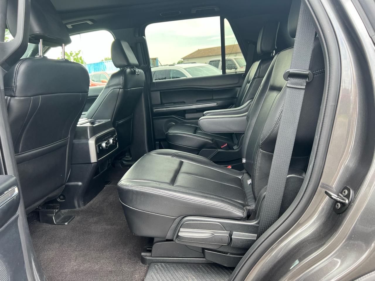 Ford Expedition XLT 4WD 2021