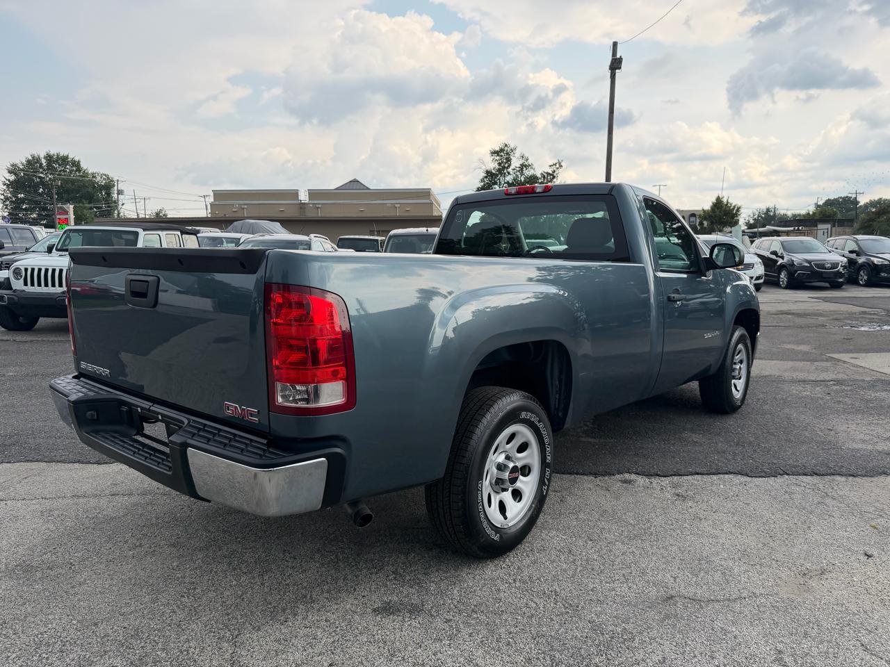 GMC Sierra 1500 2WD Reg Cab 133.0" Work Truck 2013