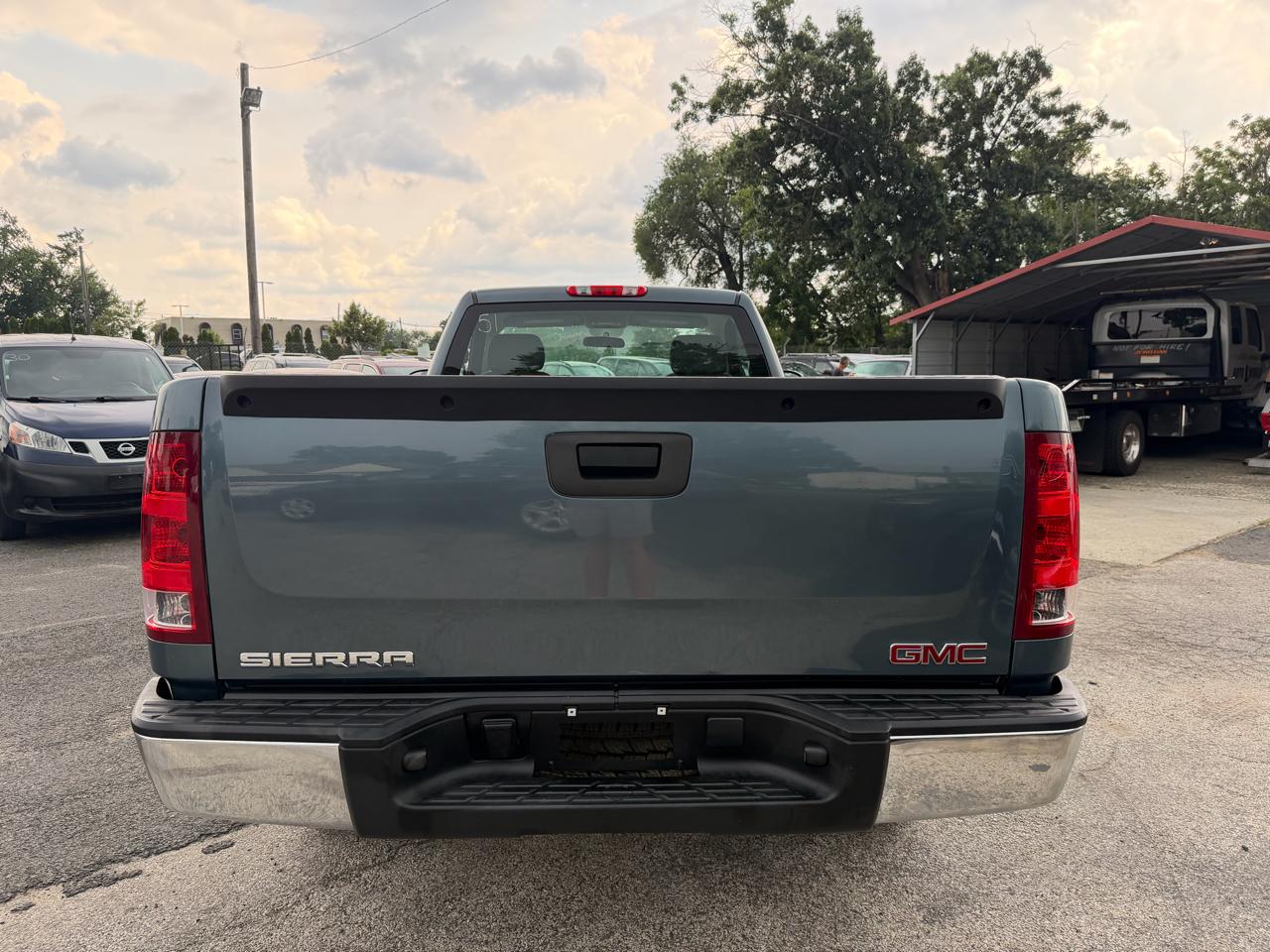 GMC Sierra 1500 2WD Reg Cab 133.0" Work Truck 2013