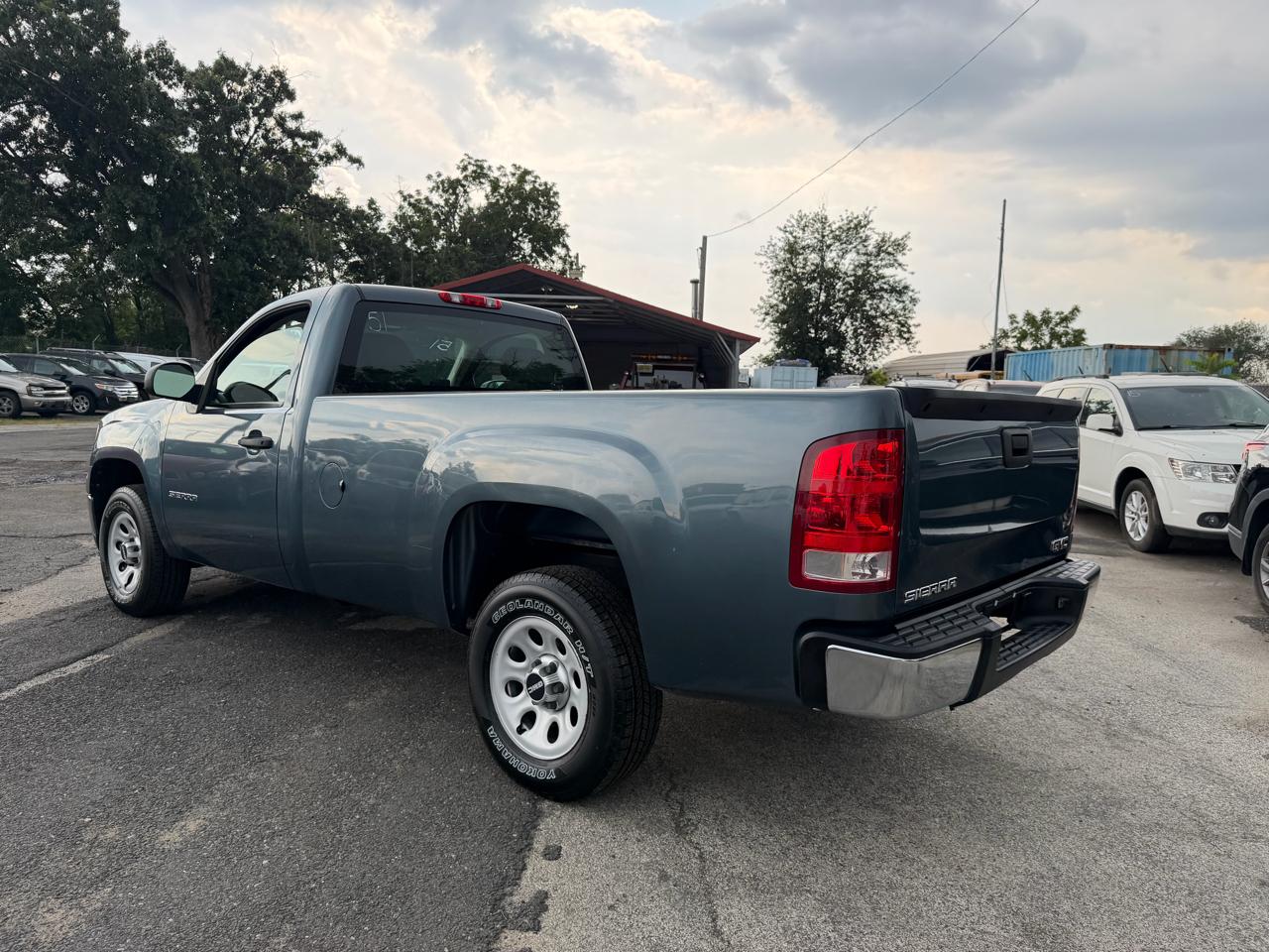 GMC Sierra 1500 2WD Reg Cab 133.0" Work Truck 2013
