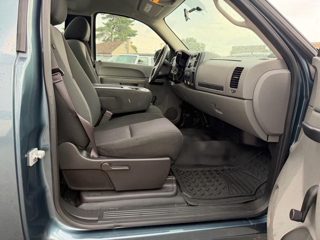GMC Sierra 1500 2WD Reg Cab 133.0" Work Truck 2013