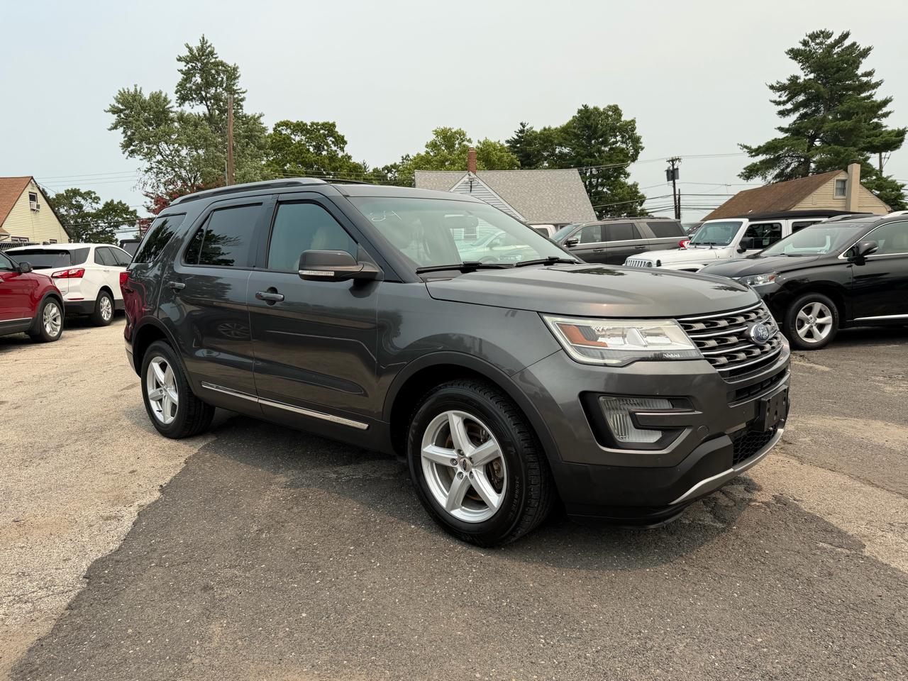 Ford Explorer 4dr XLT 4WD 2017