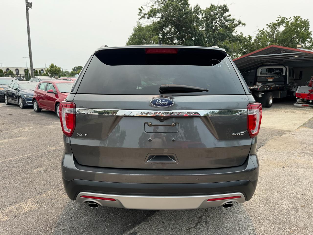 Ford Explorer 4dr XLT 4WD 2017