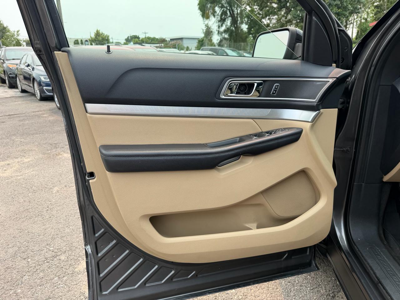 Ford Explorer 4dr XLT 4WD 2017