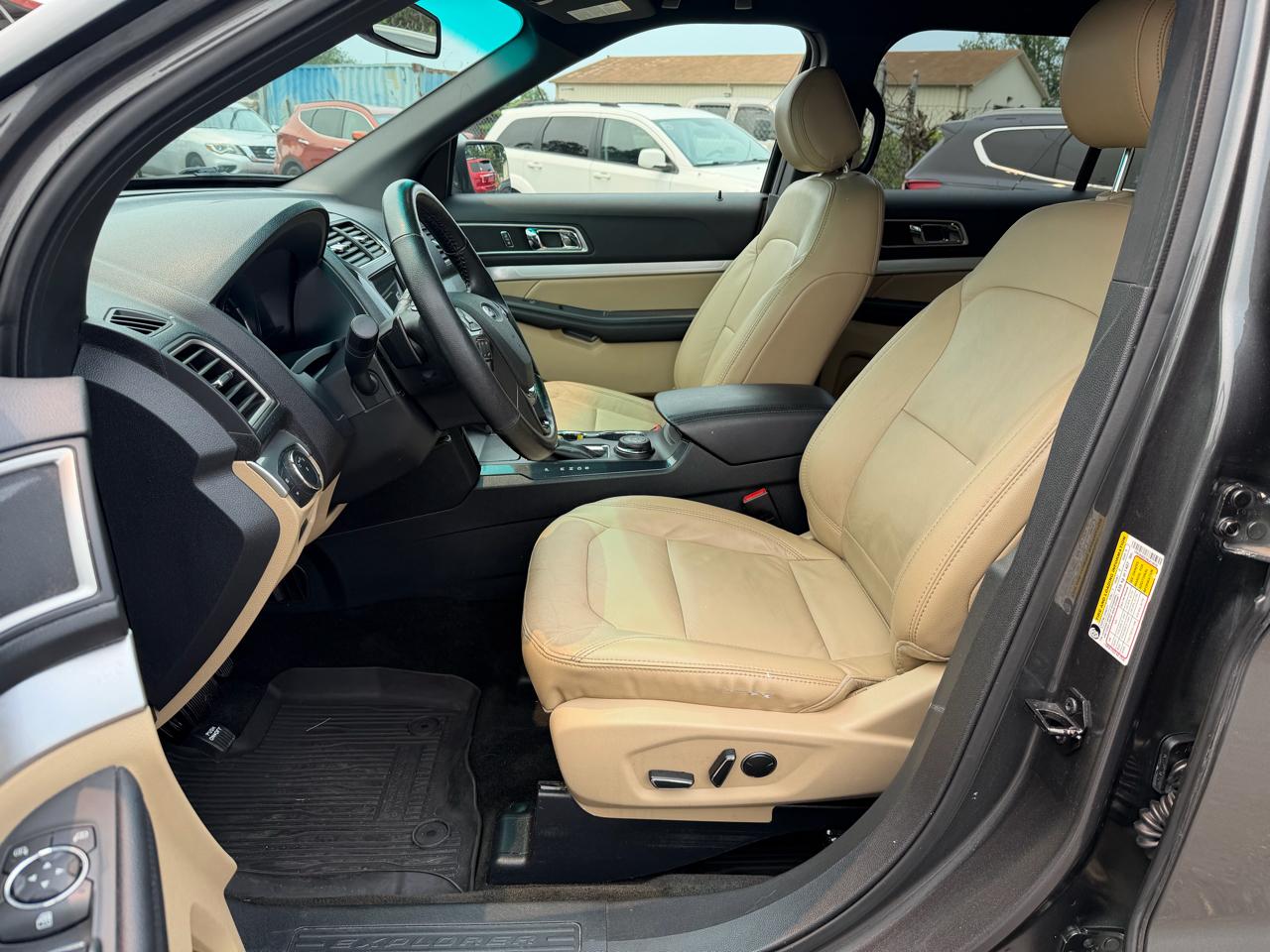 Ford Explorer 4dr XLT 4WD 2017