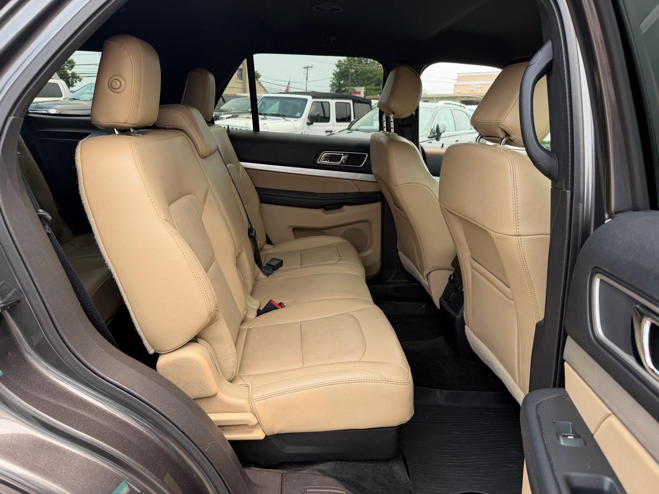 Ford Explorer 4dr XLT 4WD 2017