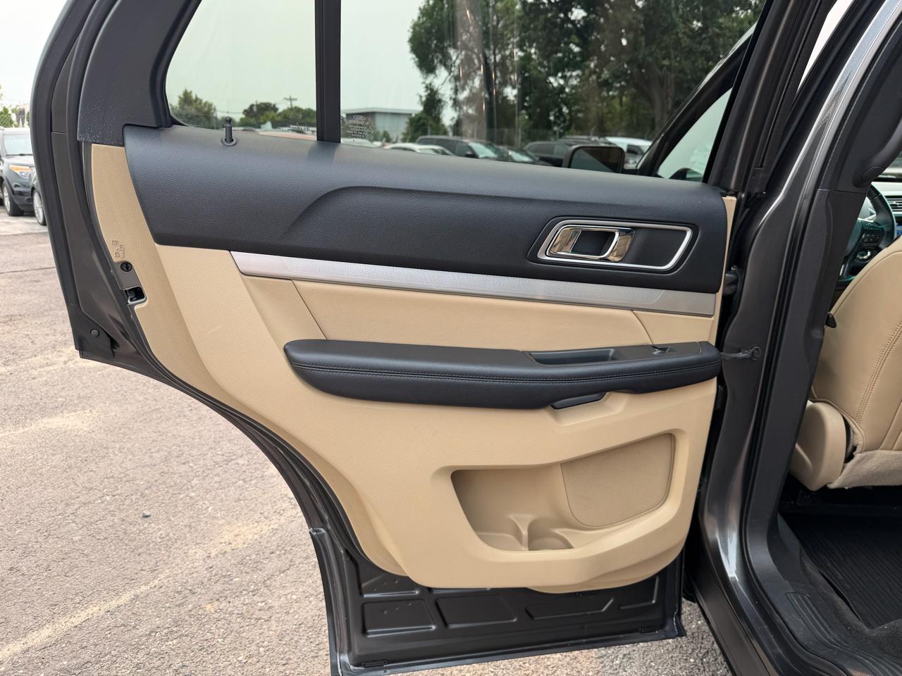 Ford Explorer 4dr XLT 4WD 2017