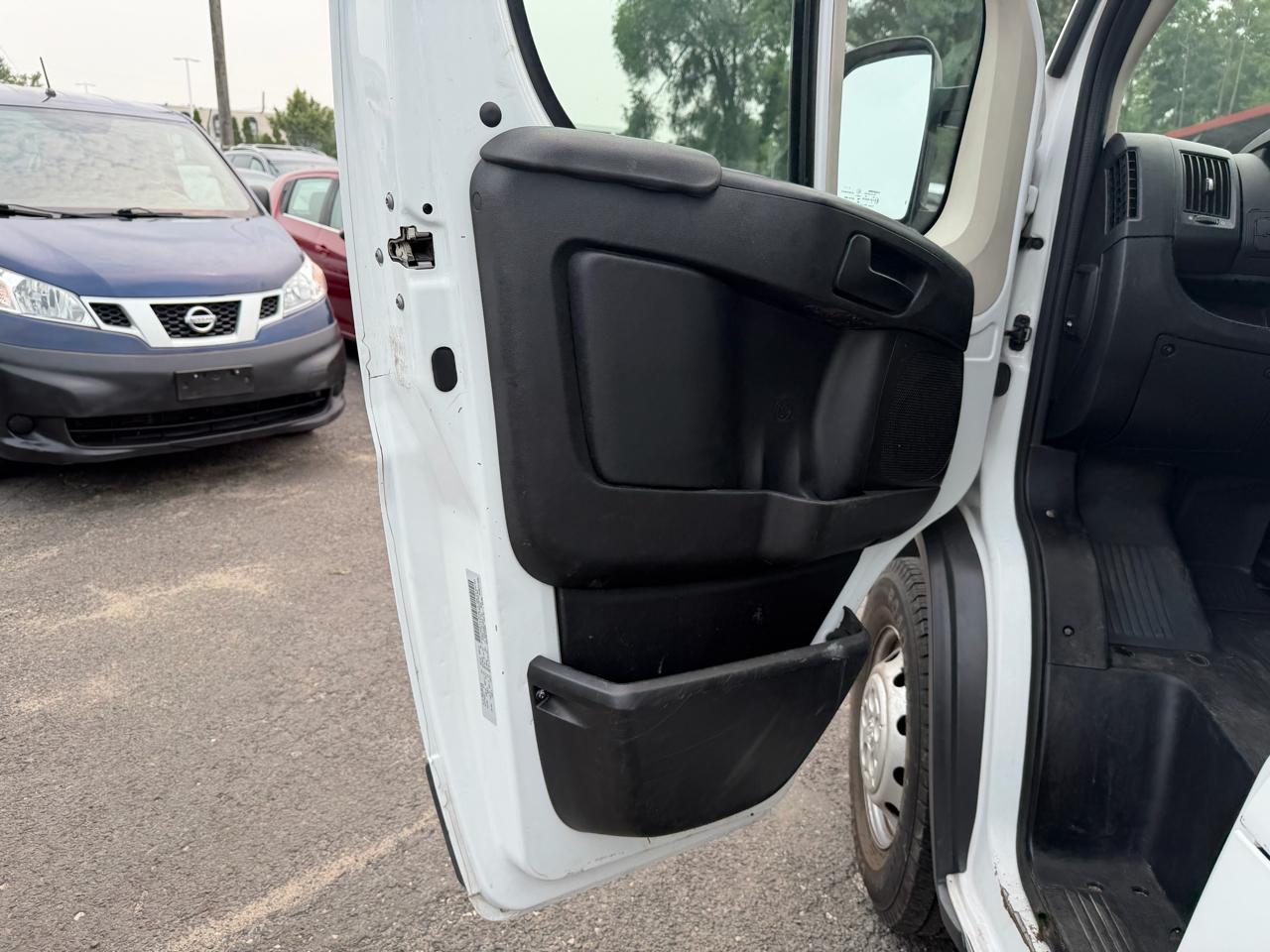 RAM Promaster 1500 Low Roof Tradesman 136-in. WB 2016