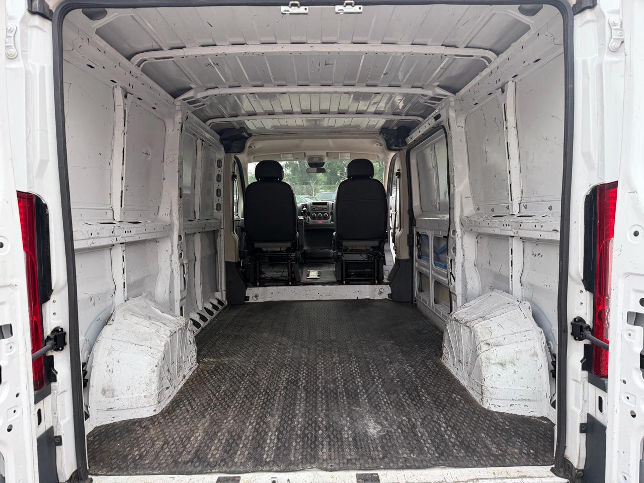 RAM Promaster 1500 Low Roof Tradesman 136-in. WB 2016