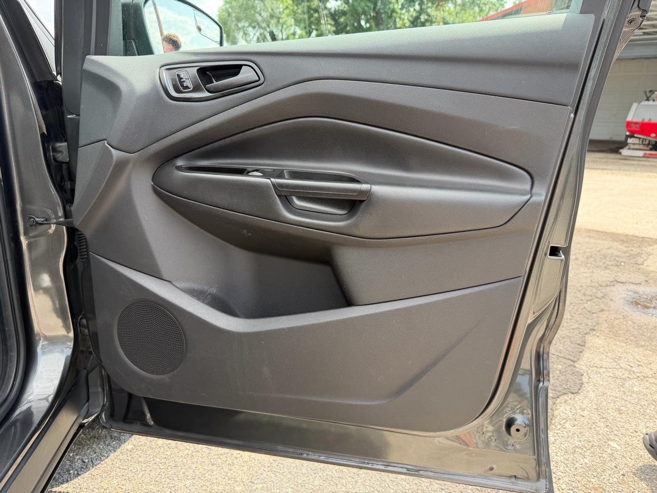 Ford Escape S FWD 2017