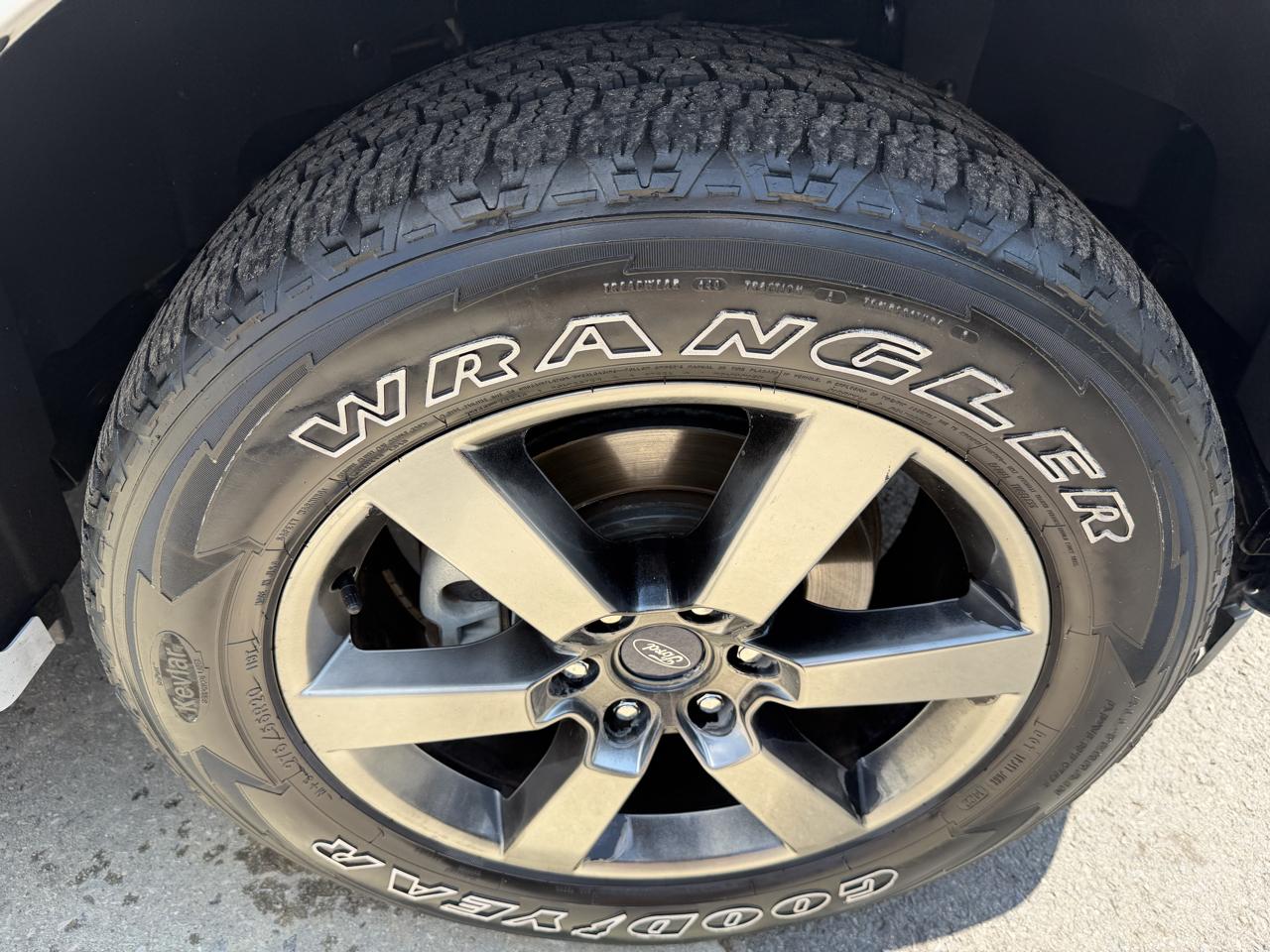 Ford F-150 2WD SuperCrew 145" FX2 Sport 2017