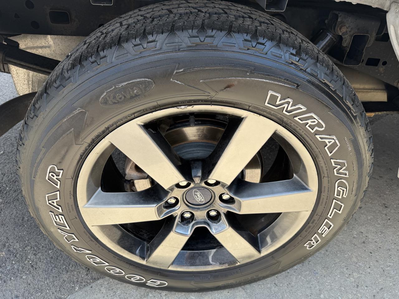 Ford F-150 2WD SuperCrew 145" FX2 Sport 2017