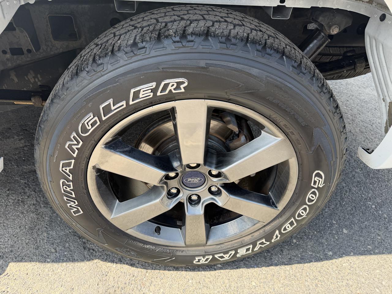 Ford F-150 2WD SuperCrew 145" FX2 Sport 2017