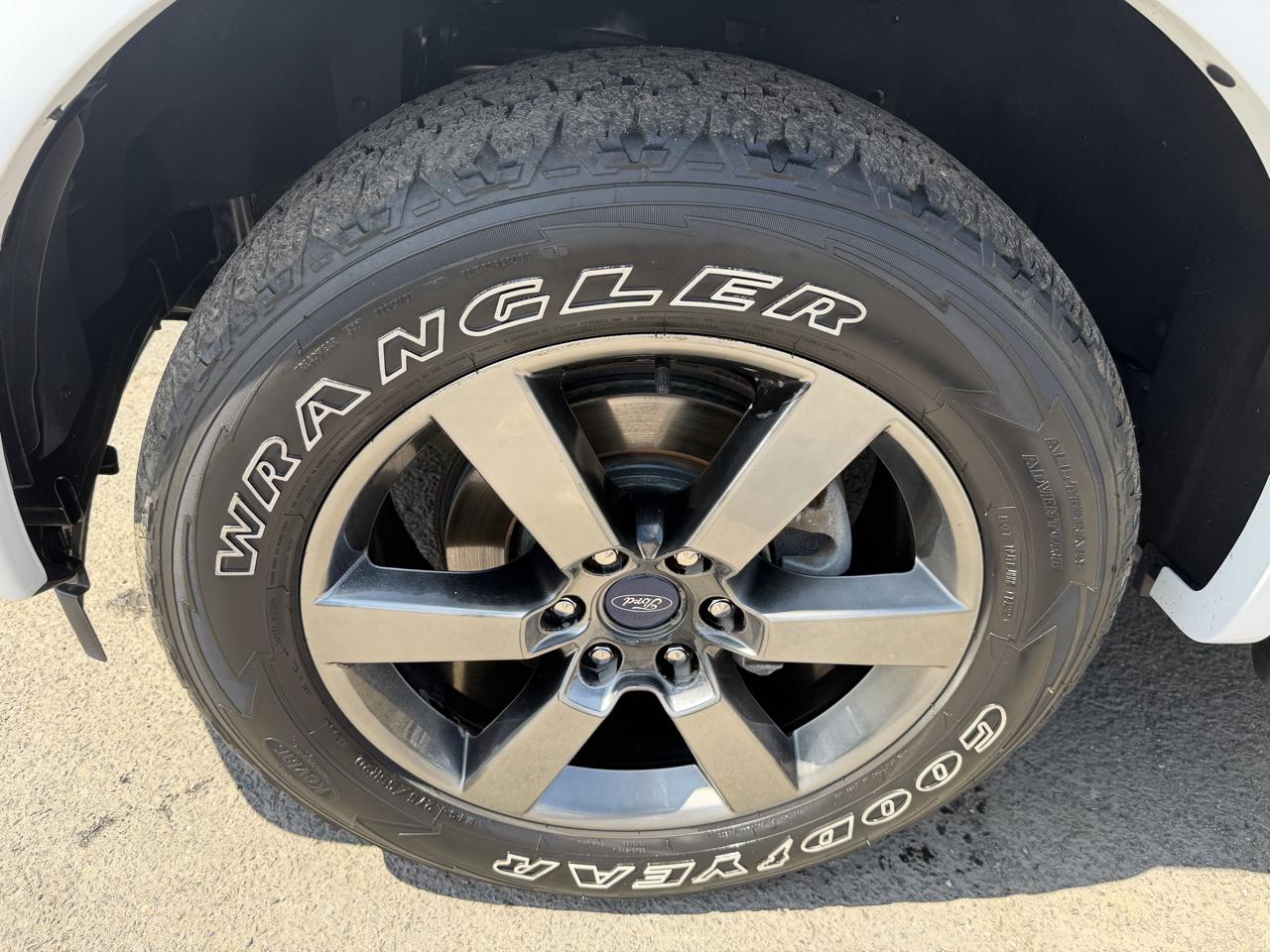 Ford F-150 2WD SuperCrew 145" FX2 Sport 2017