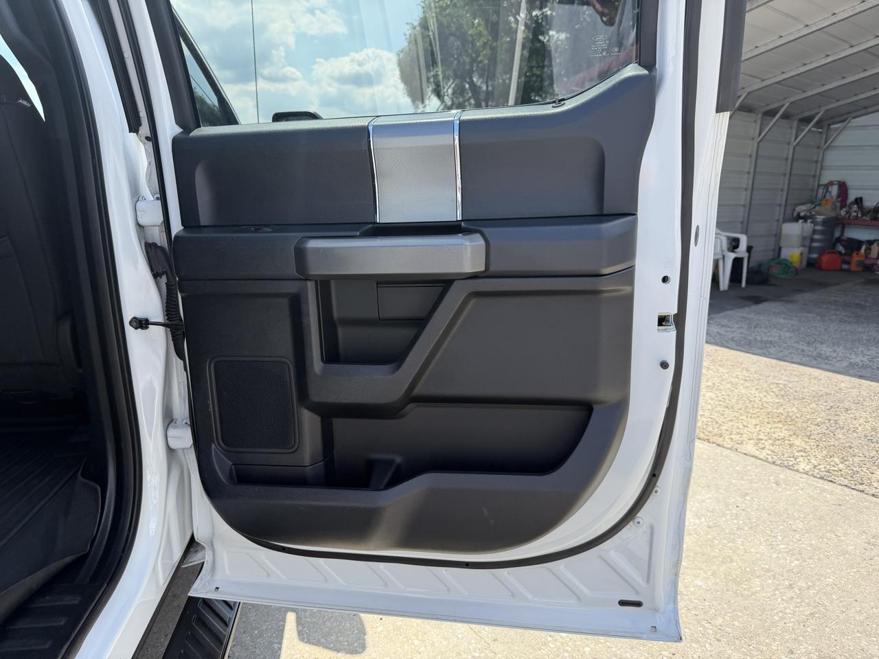 Ford F-150 2WD SuperCrew 145" FX2 Sport 2017