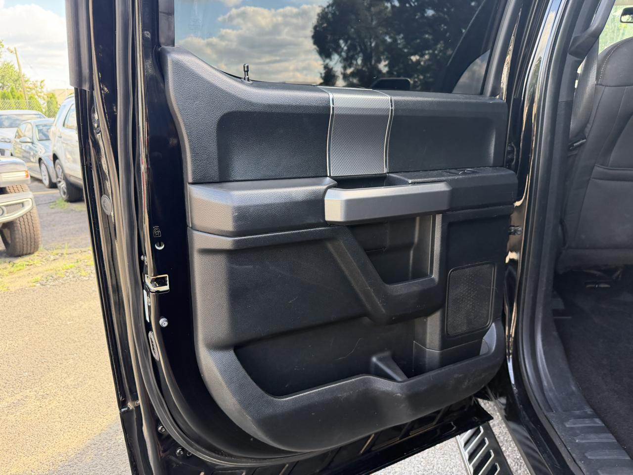 Ford F-150 4WD SuperCrew 145" FX4 2016