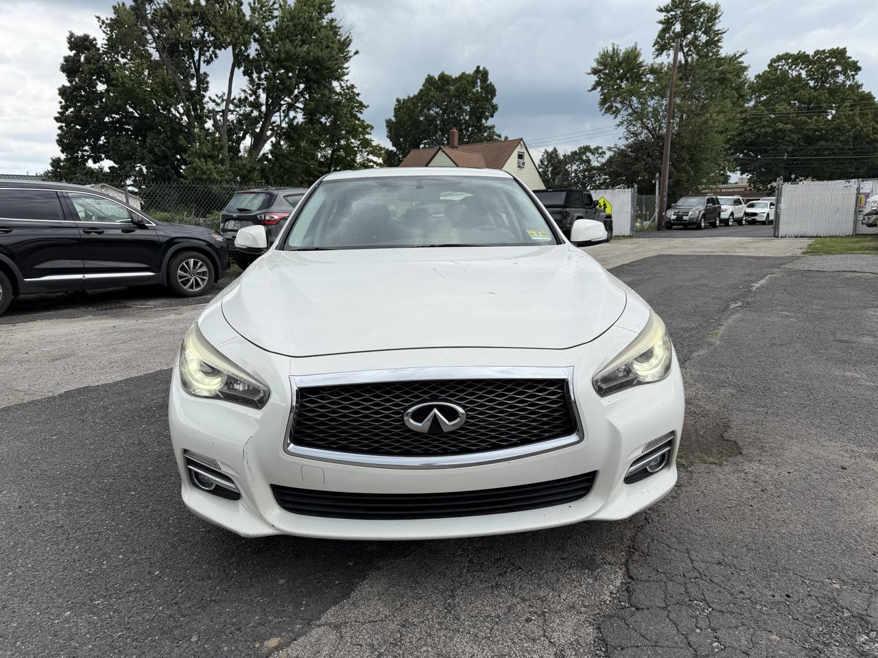 Infiniti Q50 Base AWD 2015