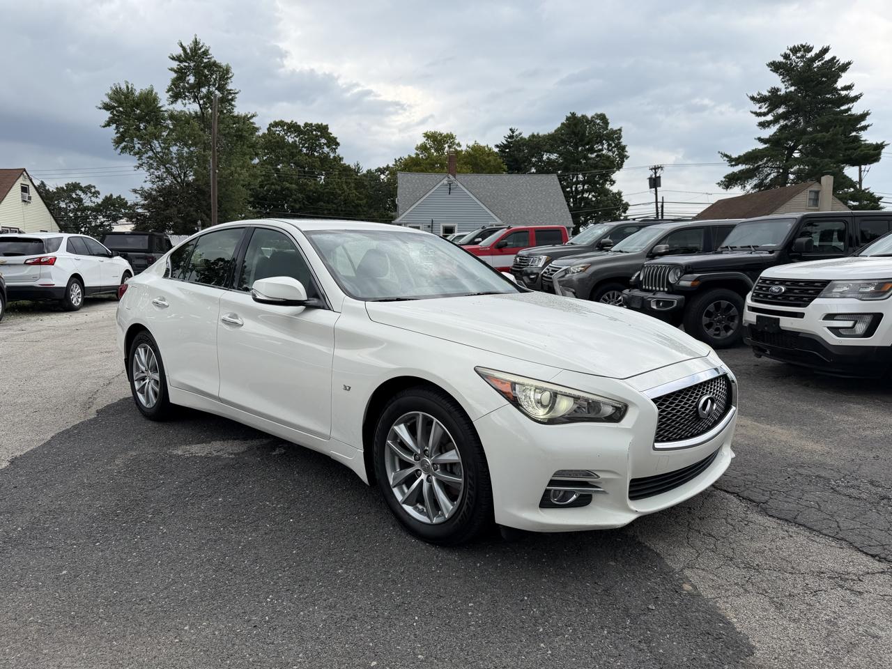 Infiniti Q50 Base AWD 2015