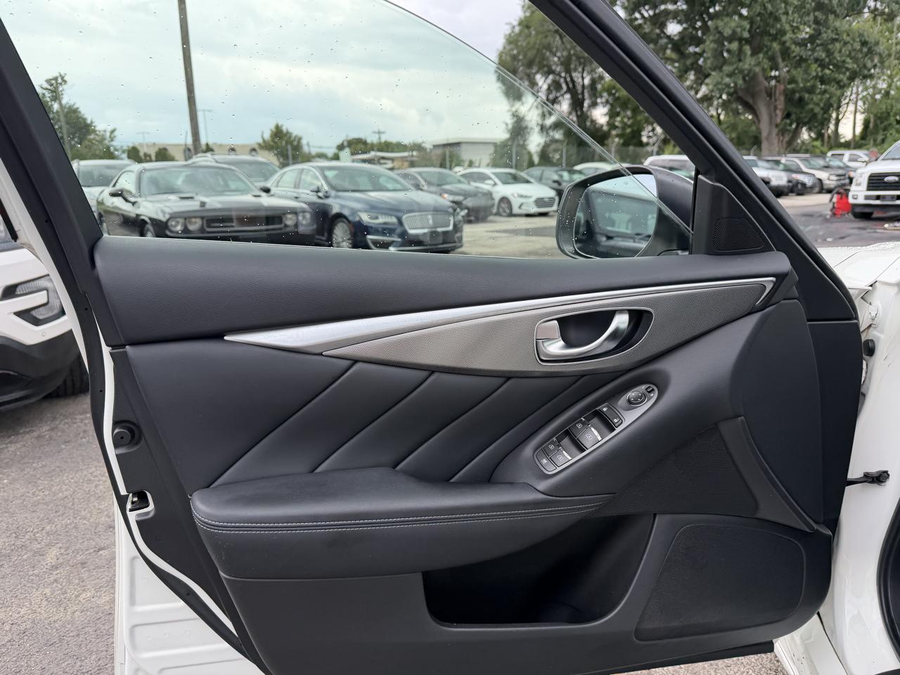 Infiniti Q50 Base AWD 2015