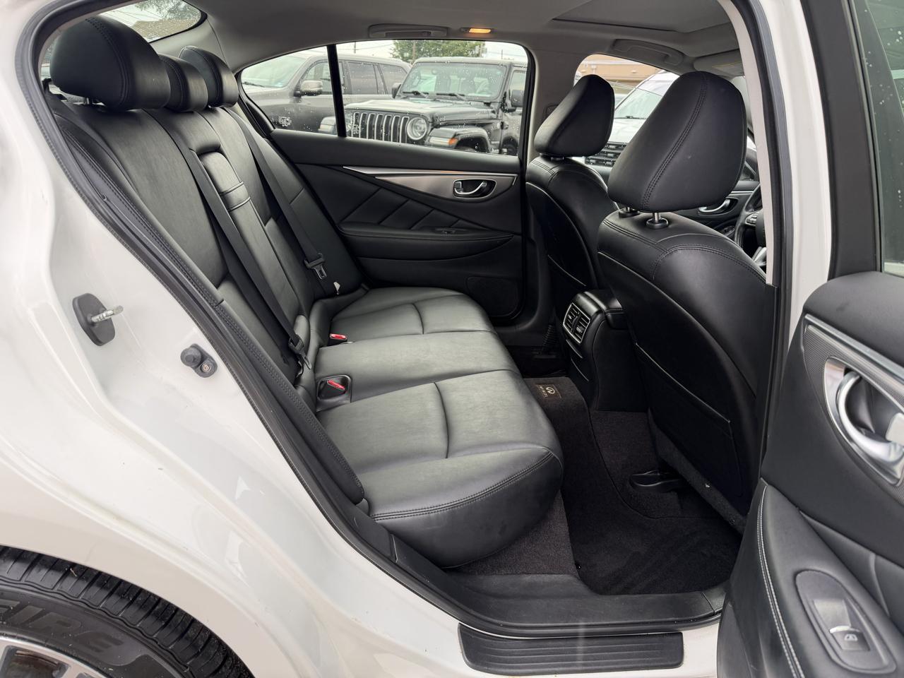 Infiniti Q50 Base AWD 2015