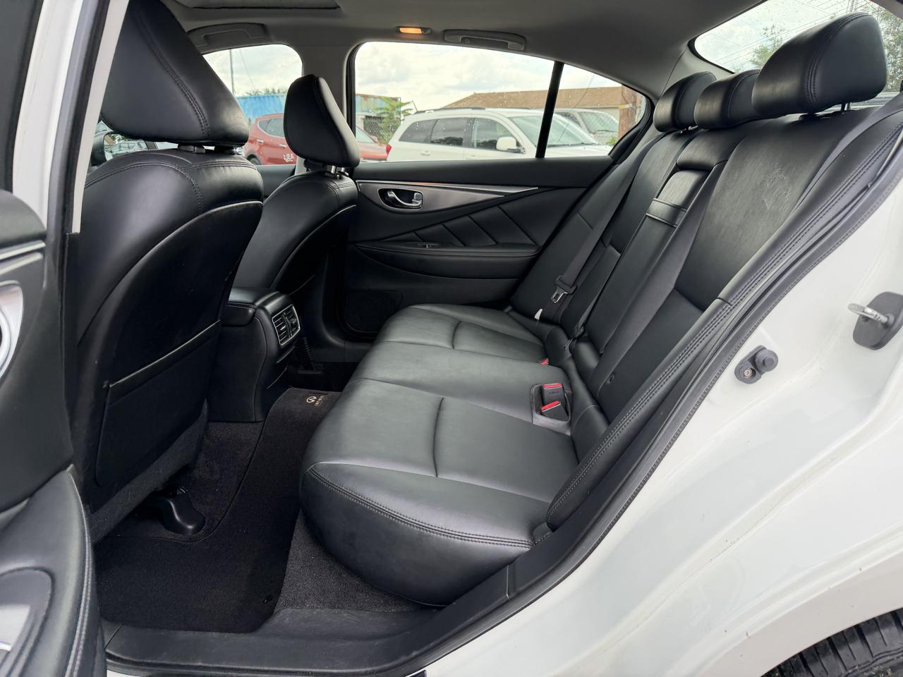 Infiniti Q50 Base AWD 2015