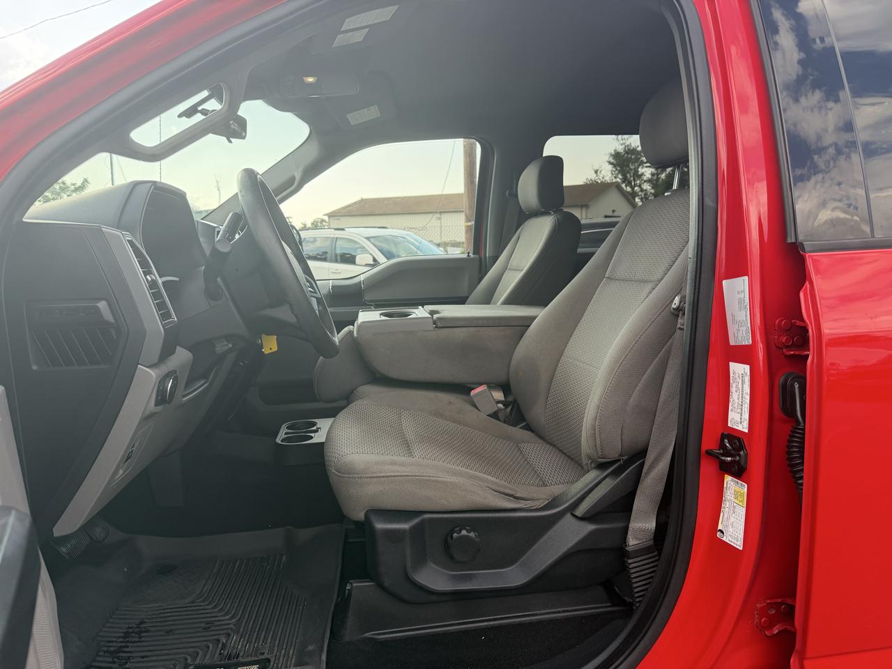 Ford F-150 4WD SuperCrew 150" XLT 2019