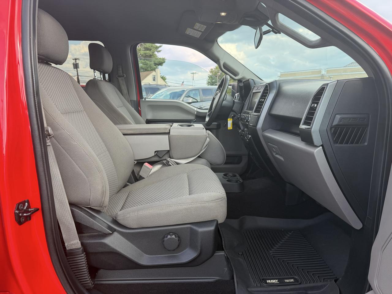Ford F-150 4WD SuperCrew 150" XLT 2019
