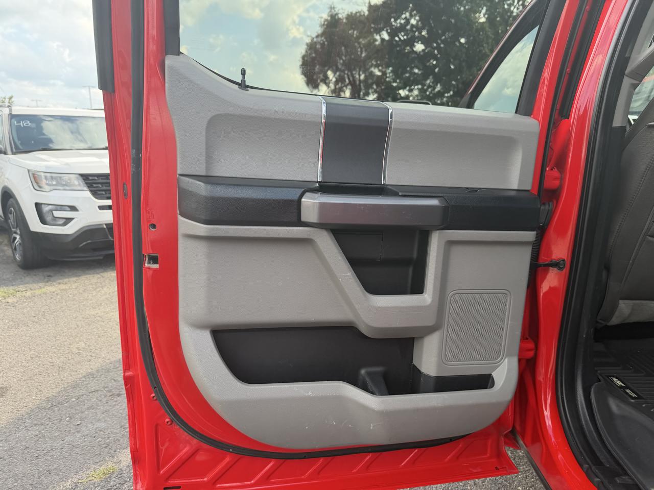 Ford F-150 4WD SuperCrew 150" XLT 2019