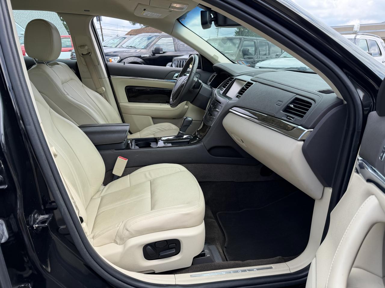 Lincoln MKS FWD 2015