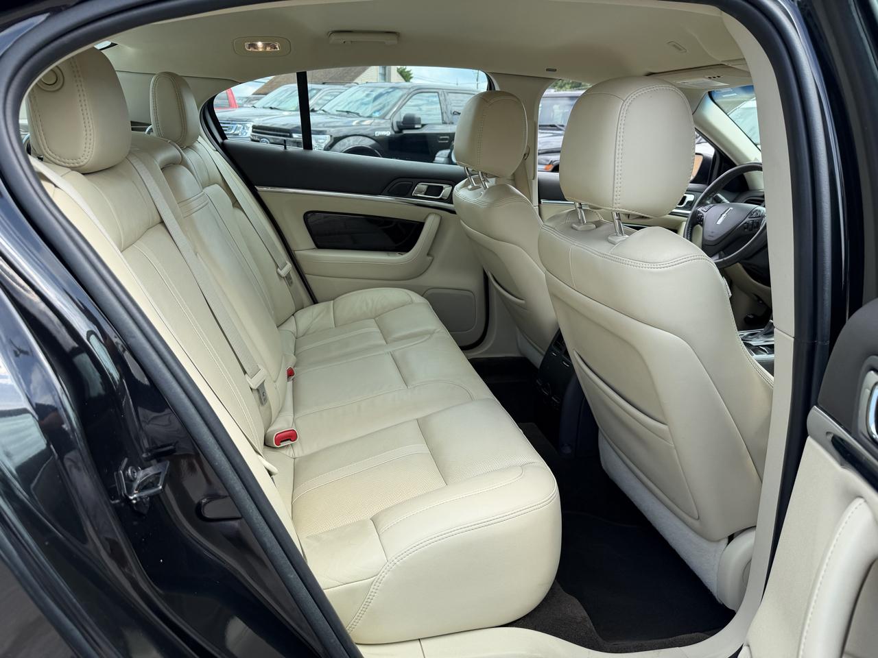 Lincoln MKS FWD 2015