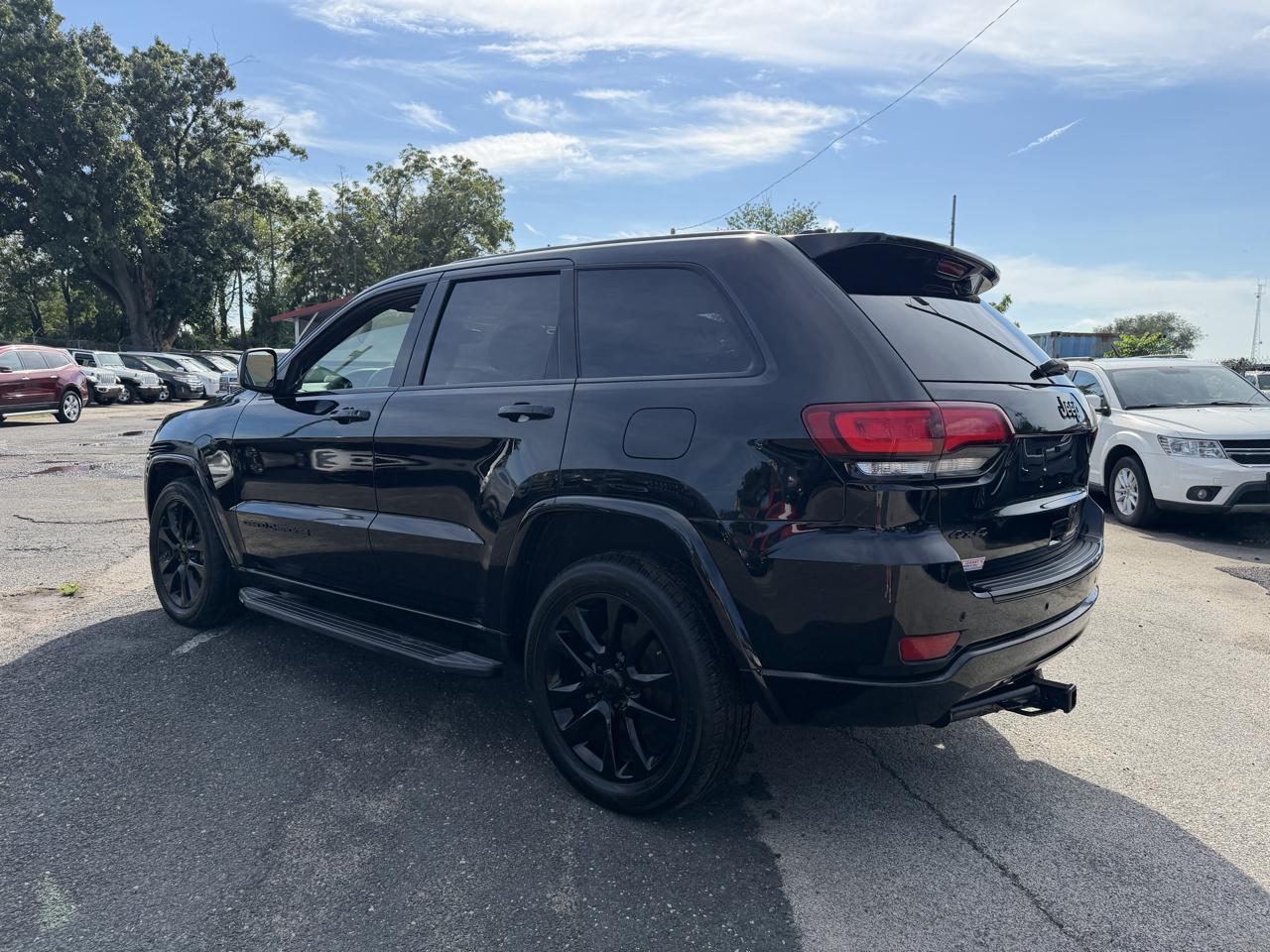 Jeep Grand Cherokee Laredo 4WD 2017