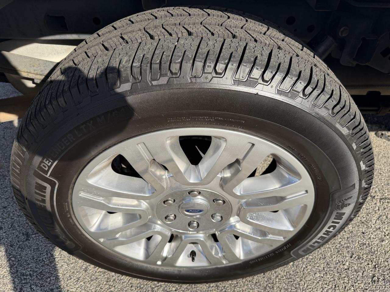 Ford F-150 2WD SuperCrew 145" Platinum 2011