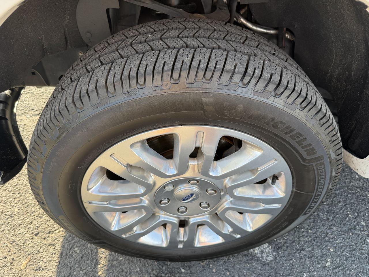 Ford F-150 2WD SuperCrew 145" Platinum 2011