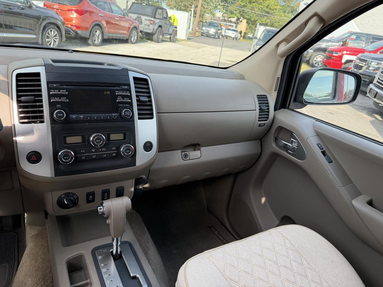 Nissan Frontier 4WD King Cab Auto SV 2013