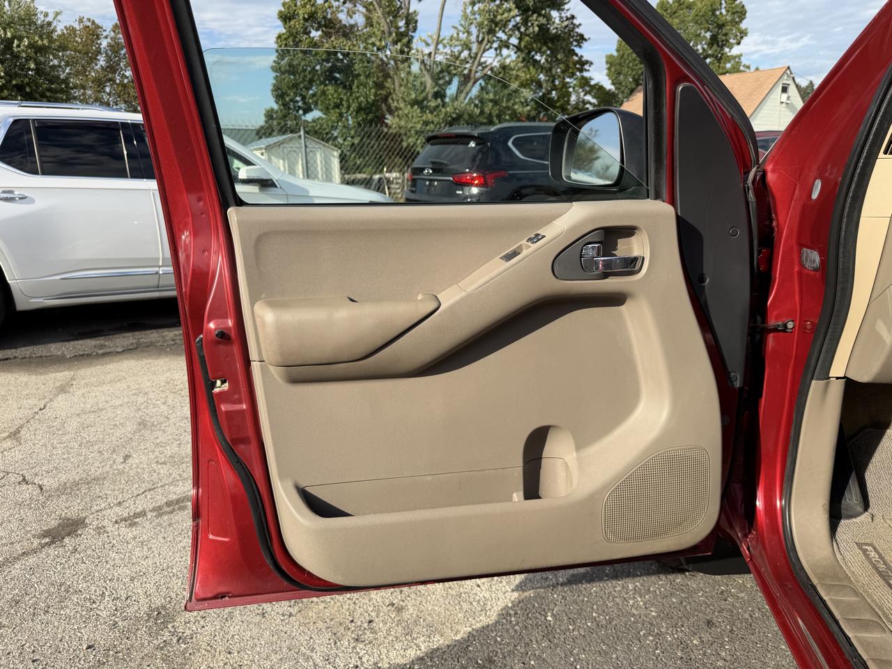 Nissan Frontier 4WD King Cab Auto SV 2013