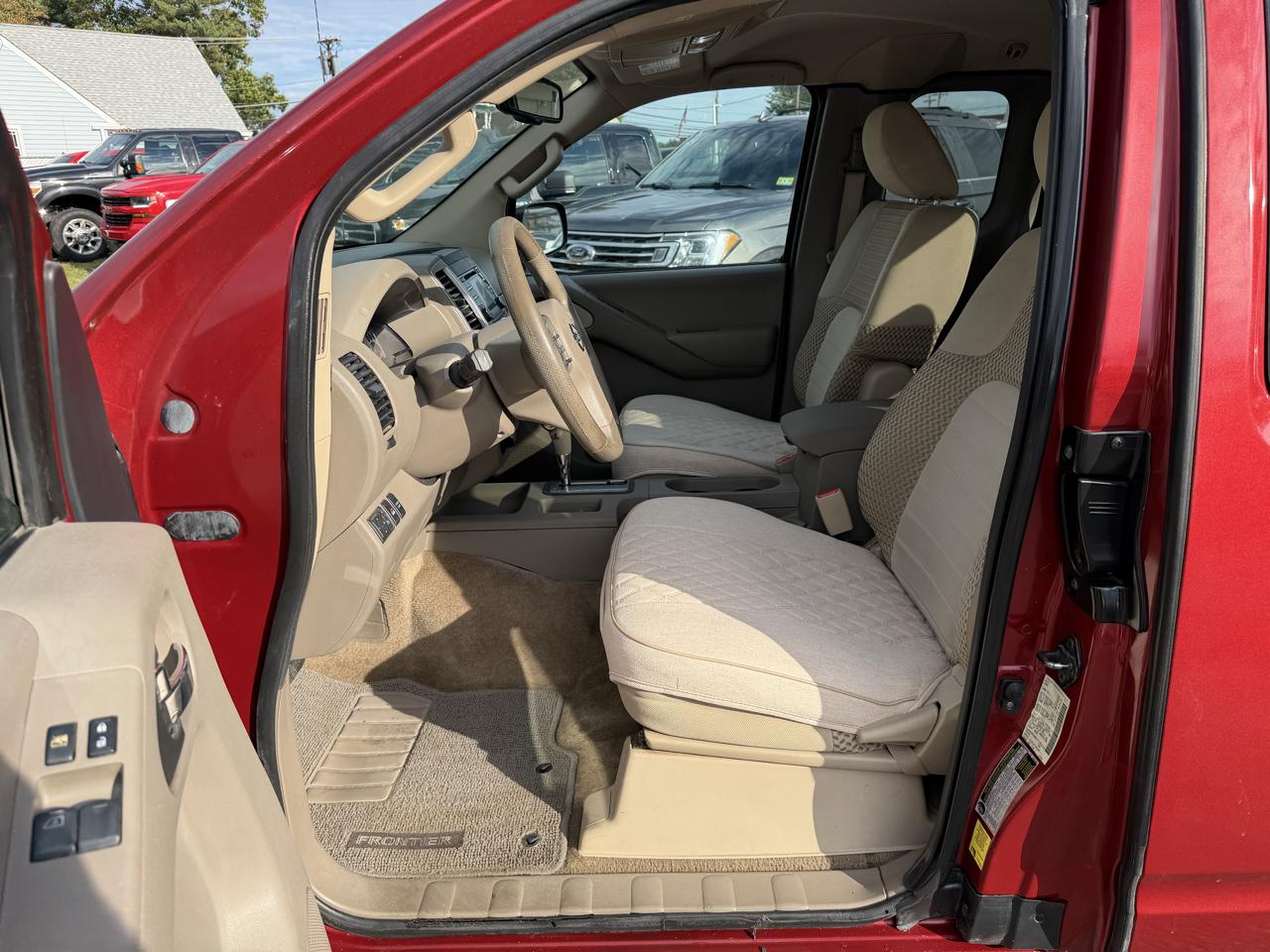 Nissan Frontier 4WD King Cab Auto SV 2013