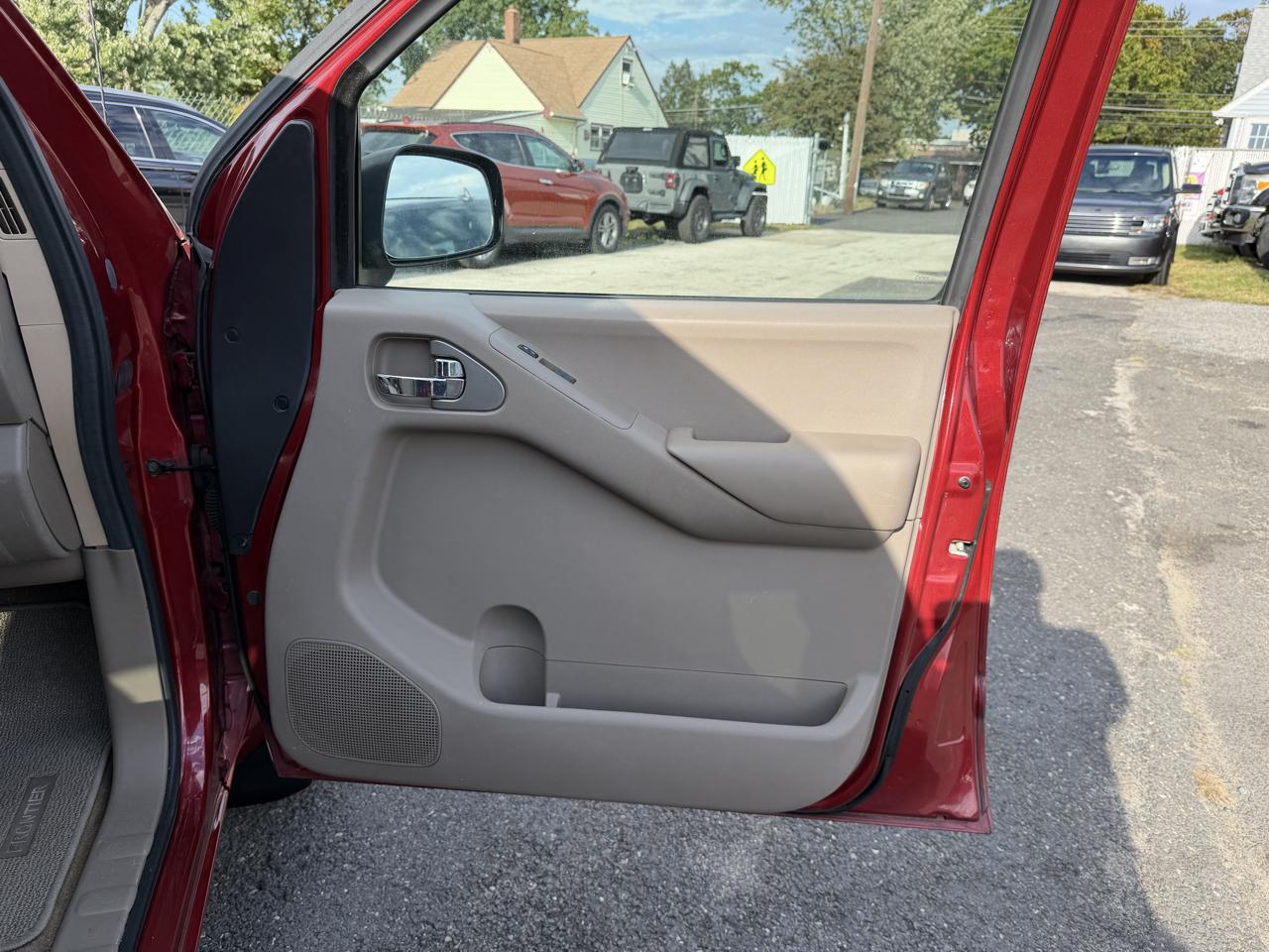 Nissan Frontier 4WD King Cab Auto SV 2013