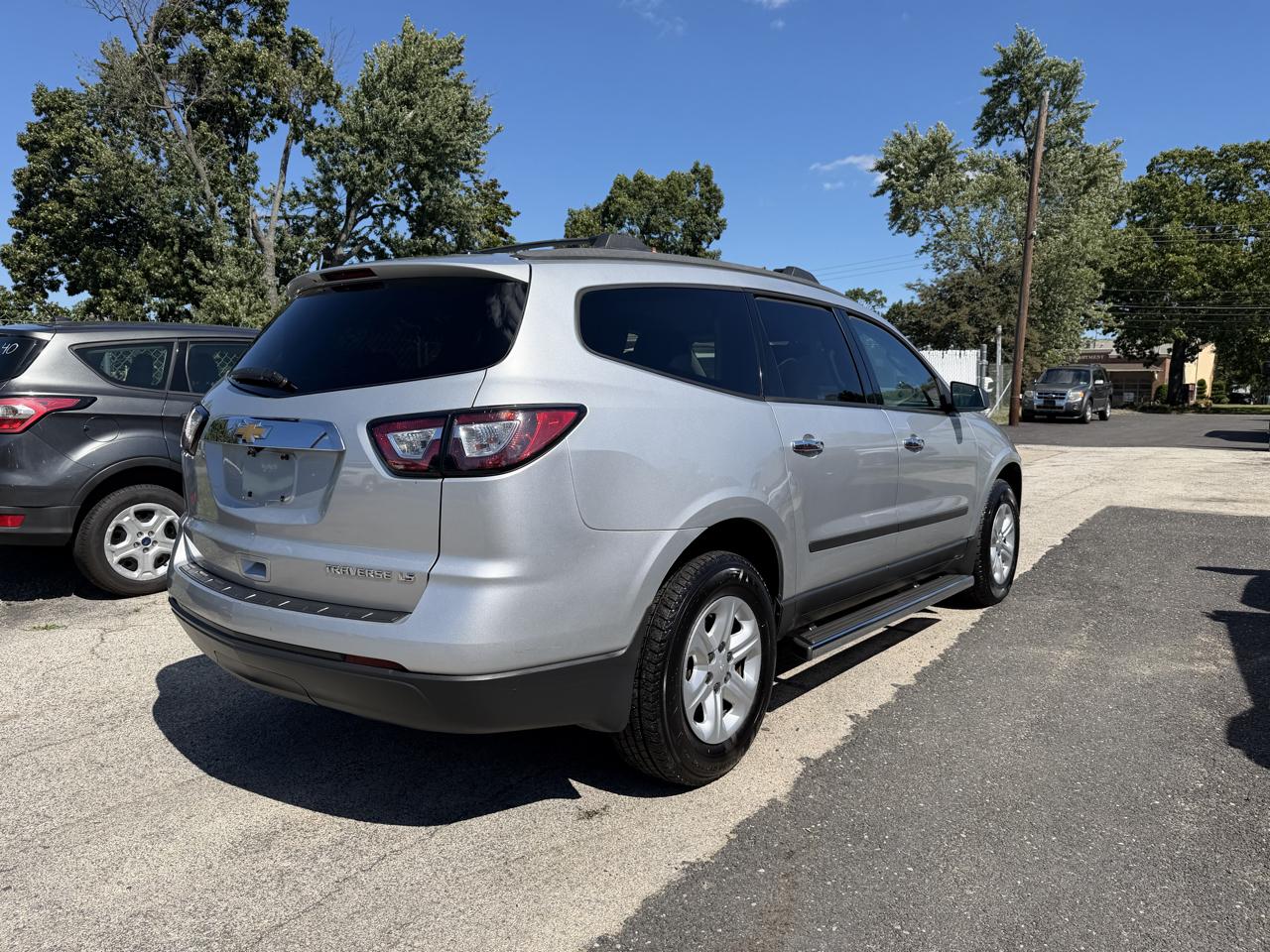 Chevrolet Traverse LS FWD w/PDC 2013