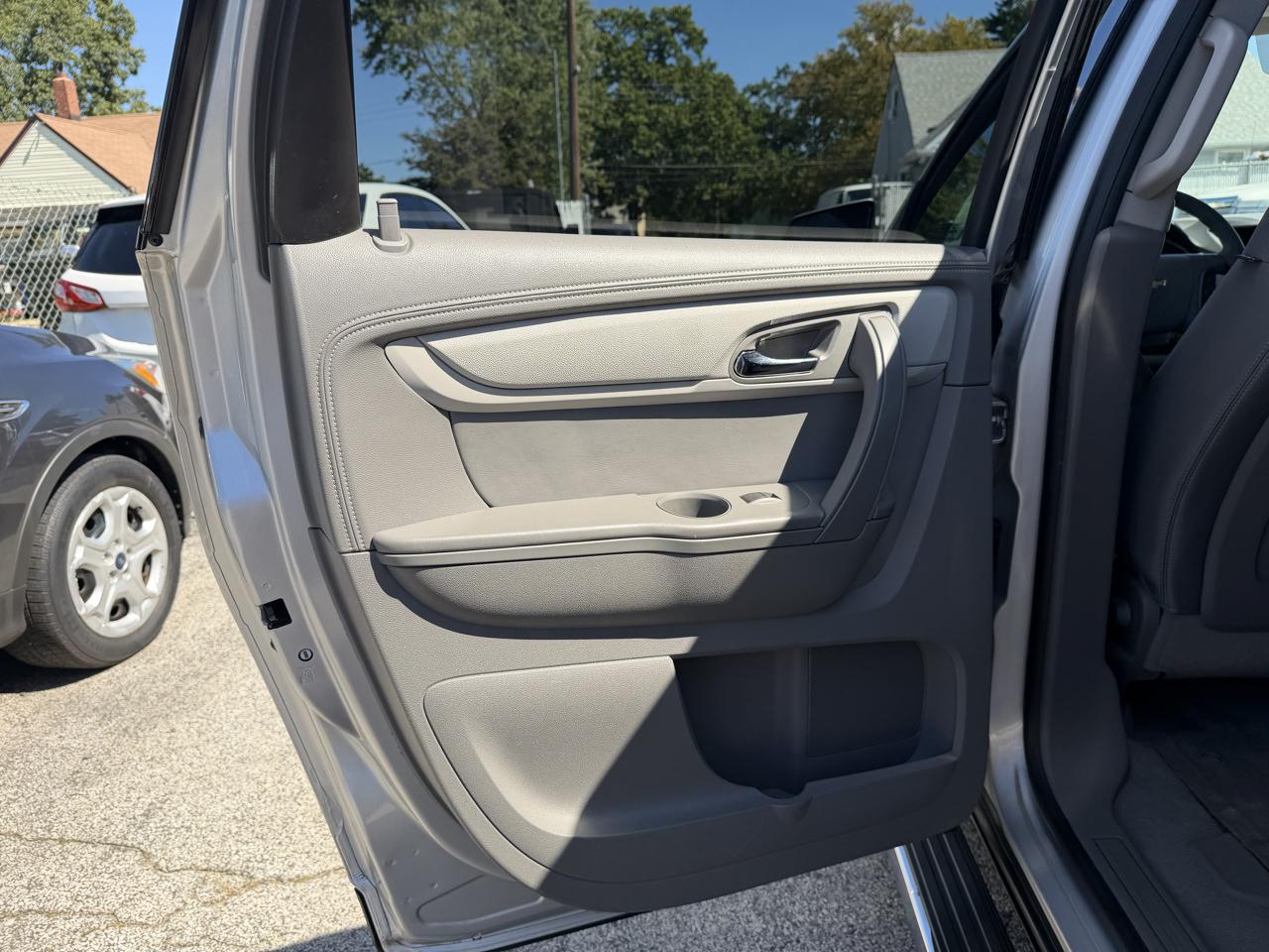 Chevrolet Traverse LS FWD w/PDC 2013