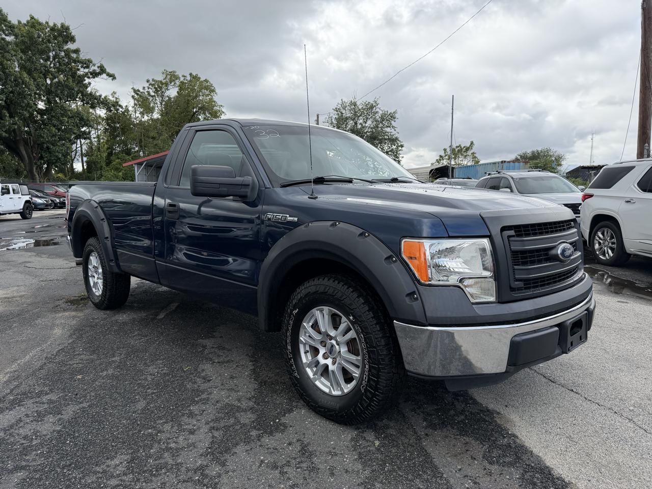 Ford F-150 2WD Reg Cab 145" XL 2013