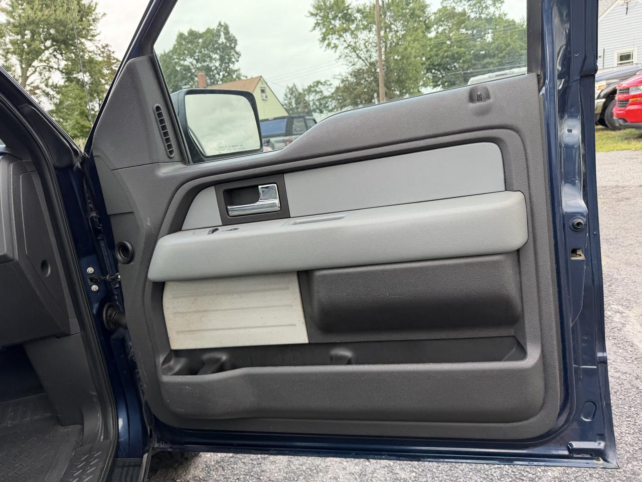 Ford F-150 2WD Reg Cab 145" XL 2013