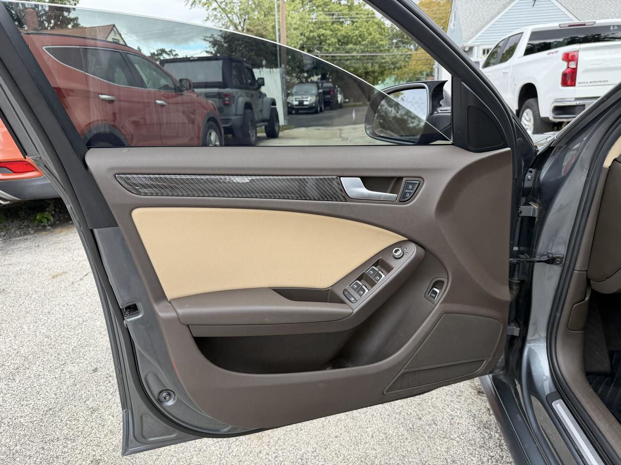 Audi A4 2.0T Sedan quattro Tiptronic 2014