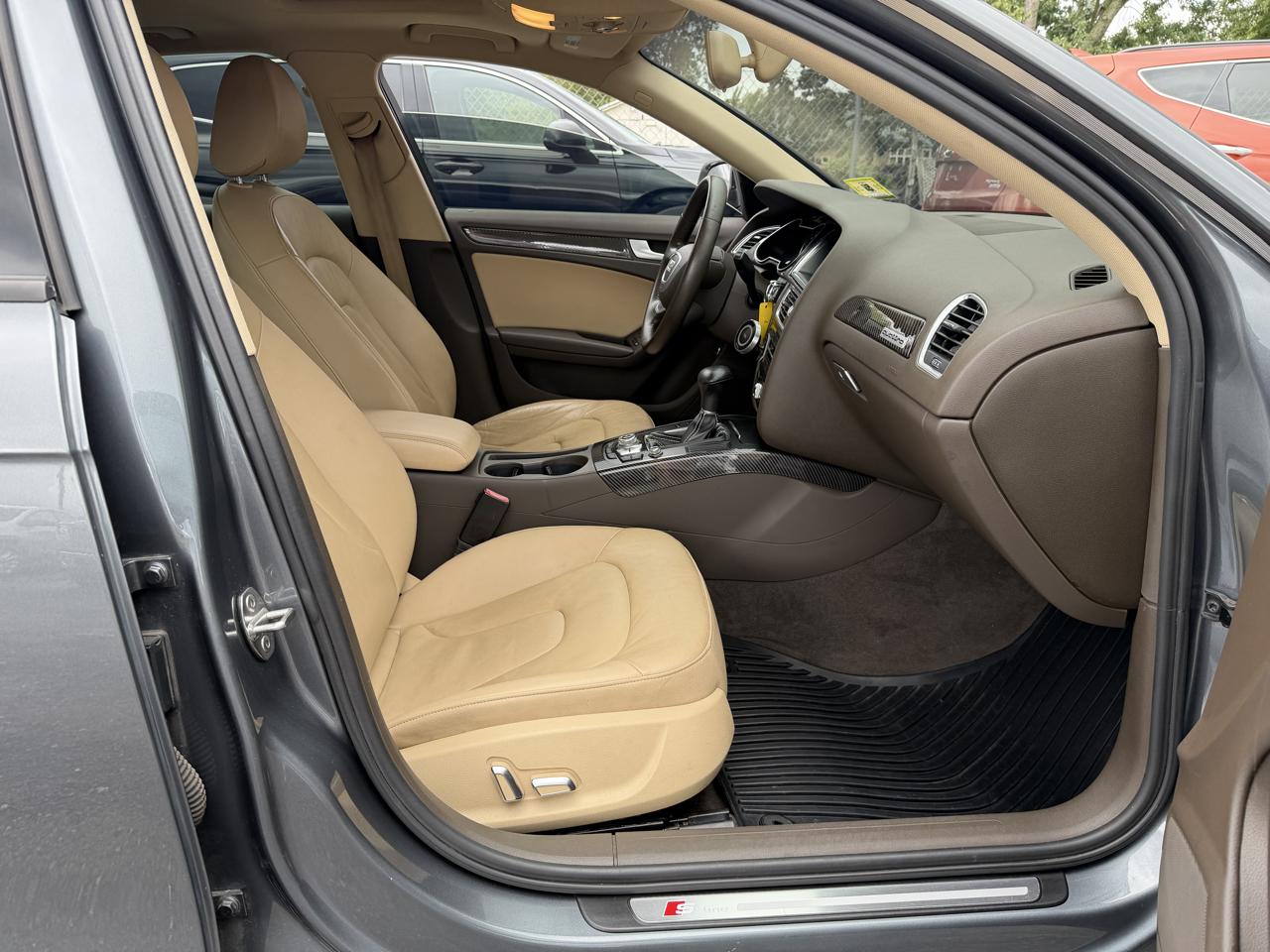Audi A4 2.0T Sedan quattro Tiptronic 2014