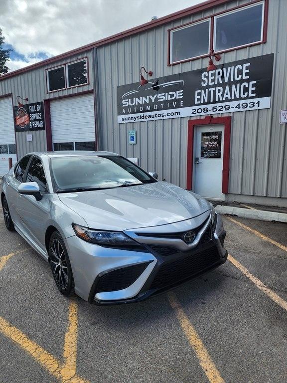 2021 Toyota Camry SE Nightshade Auto (Natl)