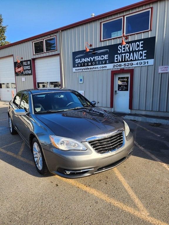 2012 Chrysler 200 4dr Sdn Limited